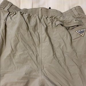 Men’s Columbia fishing shorts